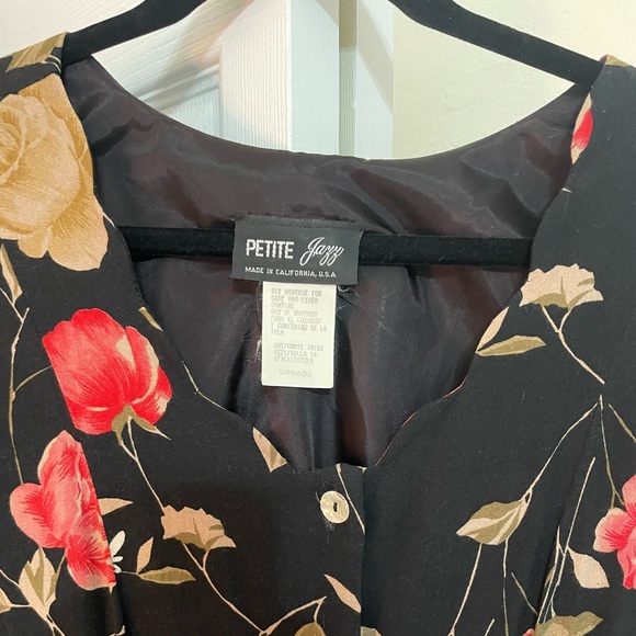 Button-Up Floral Dress - Picture 5 of 6